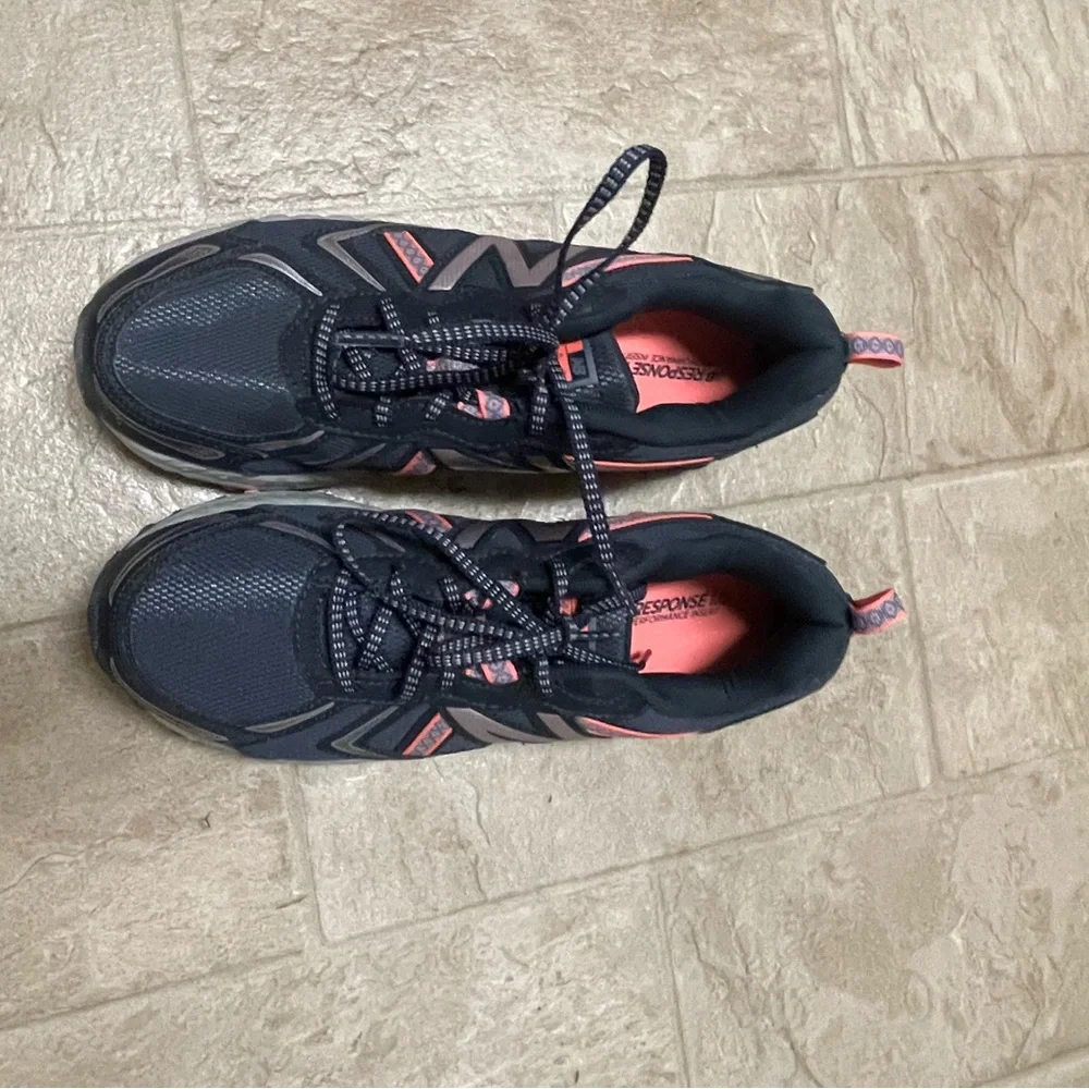 New Balance Women's Black and Pink Trail Running Shoes - Picture 5 of 5